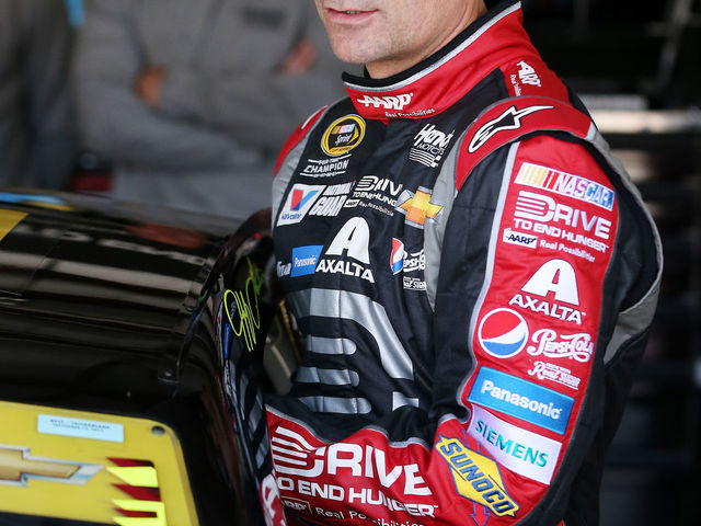 Jeff Gordon wins pole for Cup finale at Homestead