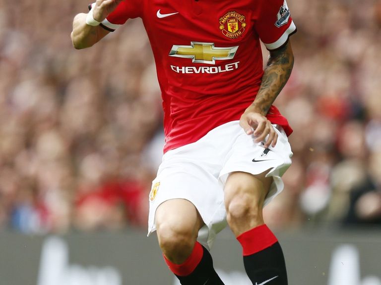 GIF Di Maria Scores His First Goal For Manchester United TheScore GIF Di Maria Scores His First Goal For Manchester United TheScore