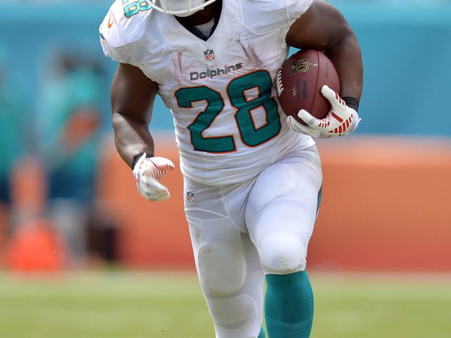 Dolphins' Moreno will not return vs. Bills after suffering left elbow injury