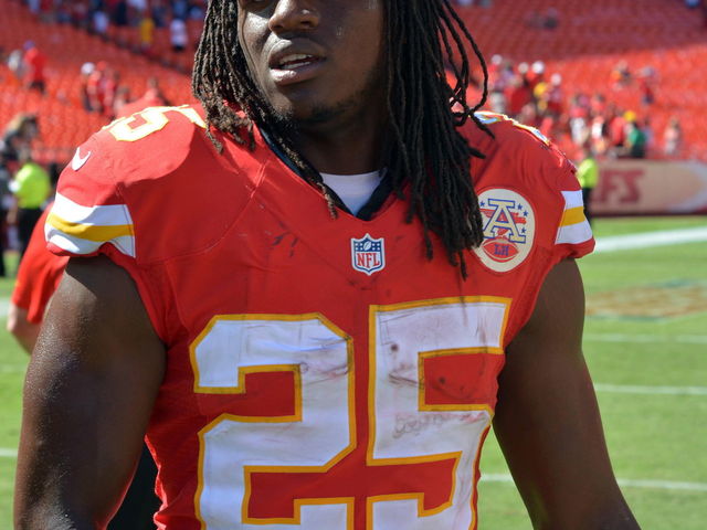 Chiefs' Jamaal Charles leaves game vs. Broncos with ankle injury
