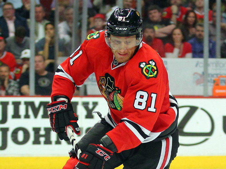 VIDEO: Blackhawks' Hossa shoots on net from the stands for charity ...