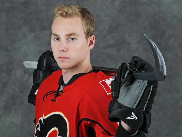 Sam Bennett credits Johnny Gaudreau for elevating his game at Flames' Young Stars Classic