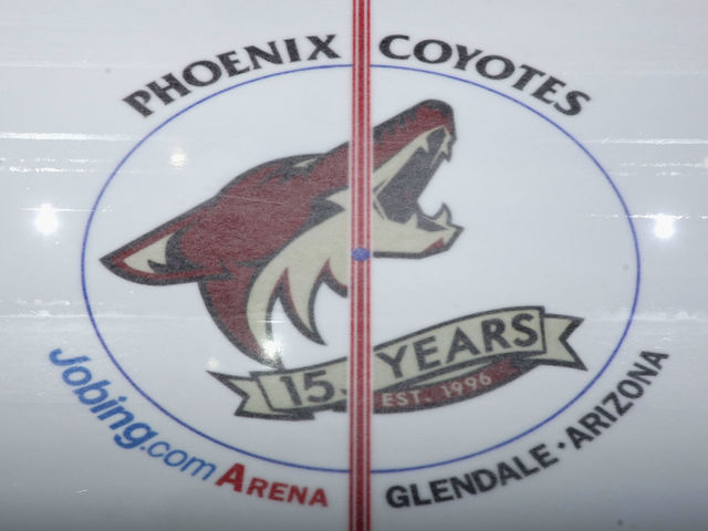 PHOTO: Coyotes unveil new jerseys for 2015-16 season