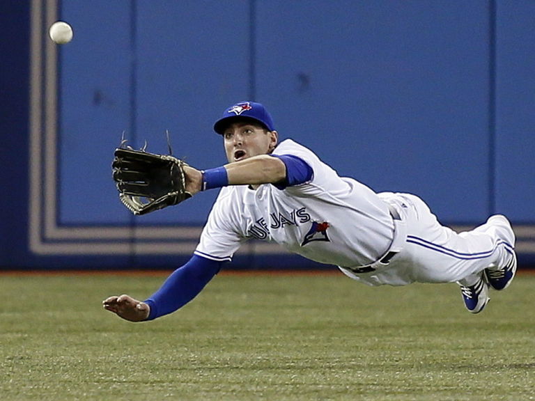 VIDEO: Blue Jays' Pillar makes a pair of incredible diving catches ...