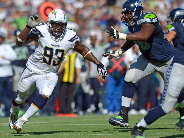 Seahawks' Russell Okung to miss at least 1 week with bruised lung
