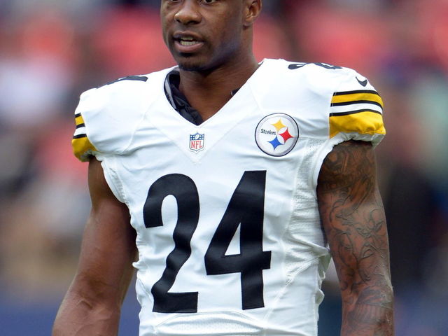 Steelers' Ike Taylor suffers broken forearm vs. Panthers