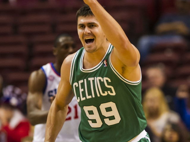 VIDEO: 'Invincible' Darko Milicic makes kickboxing debut, loses