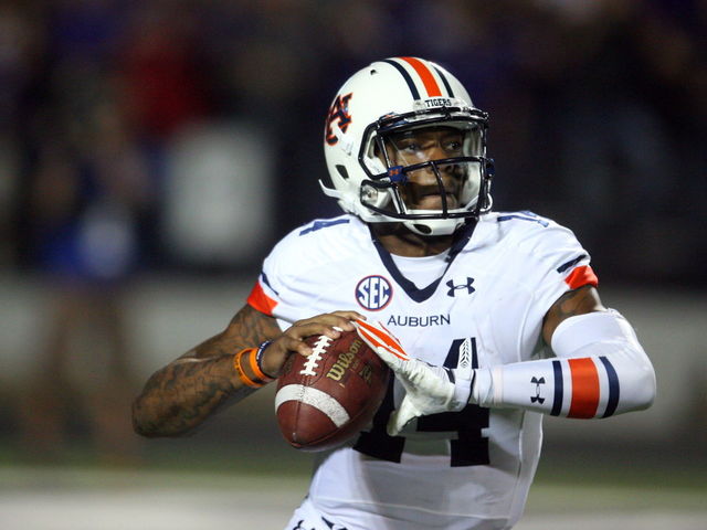 GIF: Auburn's D'haquille Williams catches touchdown pass that should have been intercepted