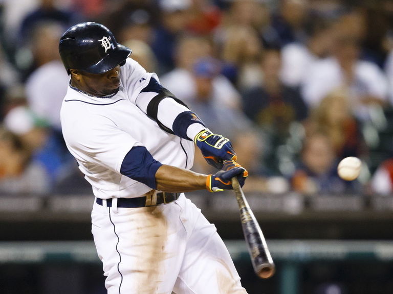 Tigers' Davis leaves game vs. Twins with apparent hamstring injury ...