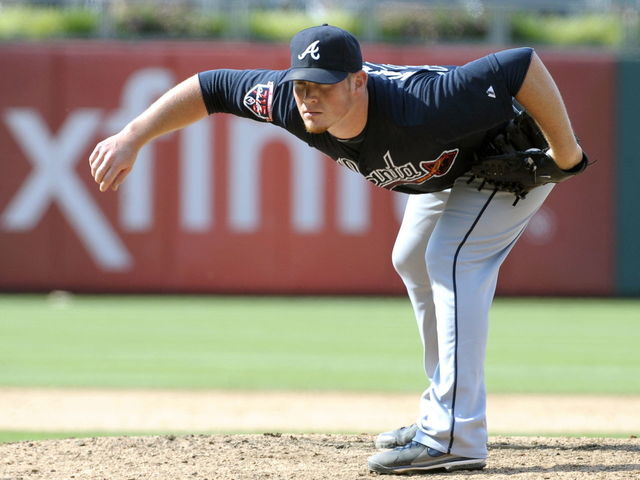 Phillies Fans Try To Distract Craig Kimbrel, Mock His Unique Stance (Video)  