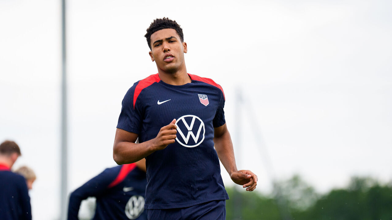 BORDEAUX, FRANCE - JULY 15: Caleb Wiley warms up during USMNT U23 training on July 15, 2024 in Bordeaux, France.