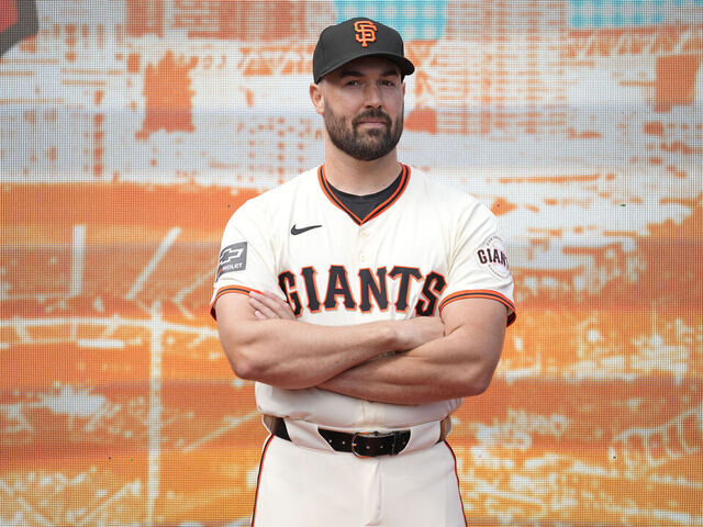Former Cy Young winner Ray to make Giants debut Wednesday | theScore.com