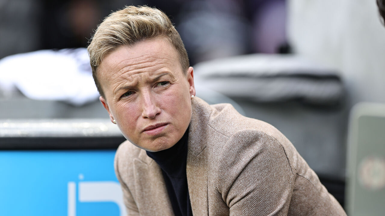 LOS ANGELES, CALIFORNIA - MARCH 02: Head coach of Canada Beverly Priestman gestures during Quarterfinals - 2024 Concacaf W Gold Cup between Canada and Costa Rica at BMO Stadium on March 2, 2024 in Los Angeles, California.