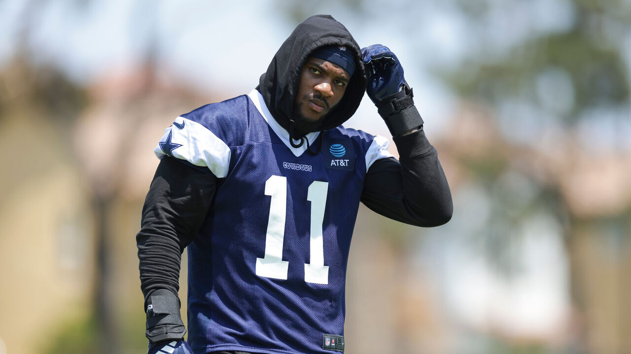 OXNARD, CA - JULY 25: Dallas Cowboys linebacker Micah Parsons (11) walks on the field during the team's training camp at River Ridge Playing Fields on July 25, 2024 in Oxnard, CA.