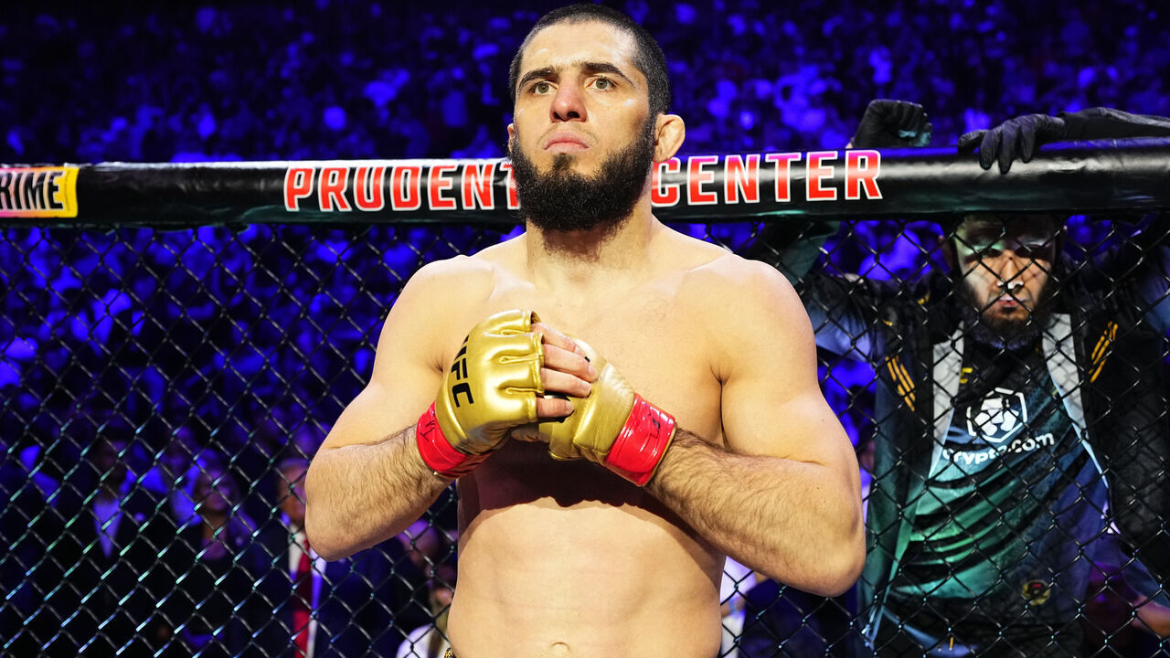 NEWARK, NEW JERSEY - JUNE 01: Islam Makhachev of Russia prepares to face Dustin Poirier in the UFC lightweight championship fight during the UFC 302 event at Prudential Center on June 01, 2024 in Newark, New Jersey.
