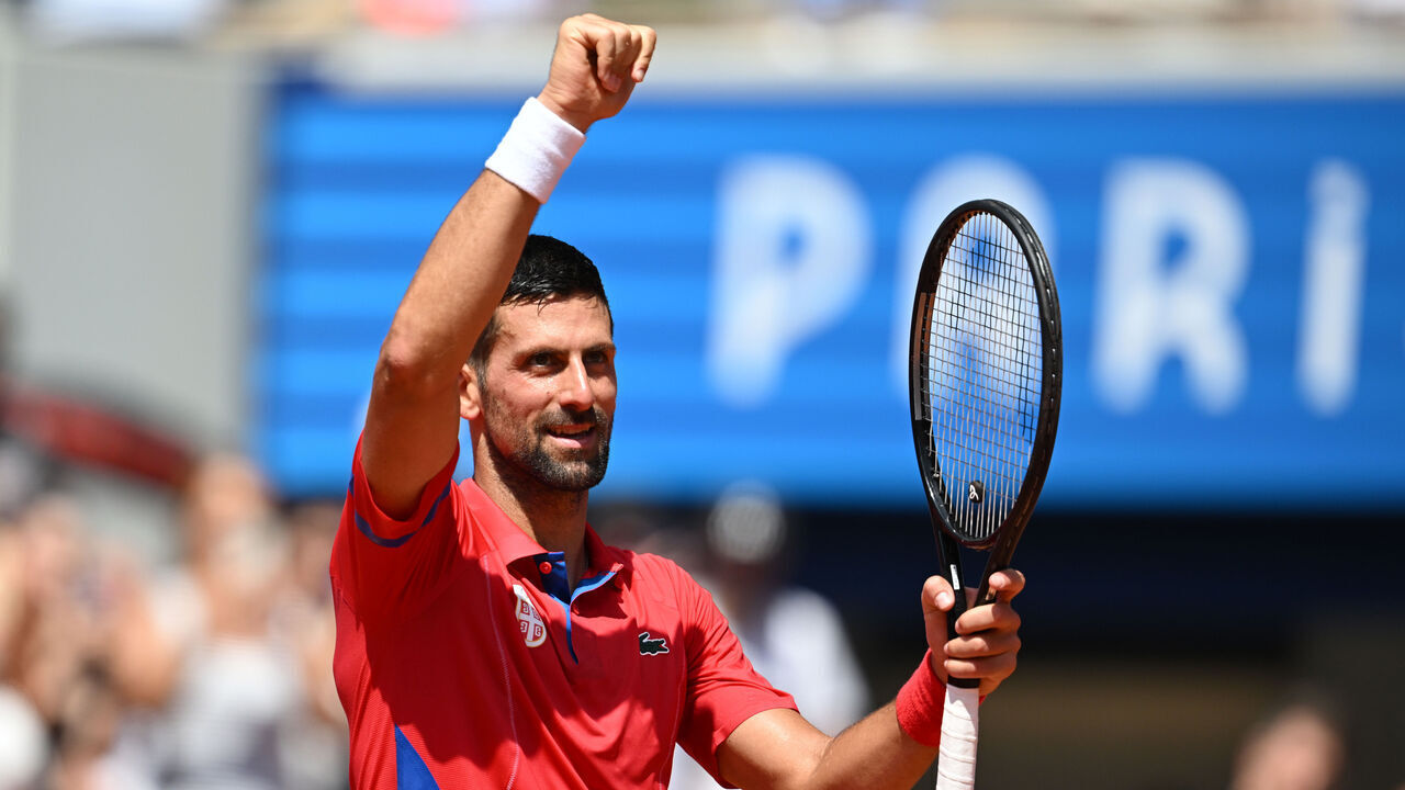 31 July 2024, France, Paris: Olympia, Paris 2024, Tennis, Singles, Men, Round of 16, Djokovic (Serbia) - Koepfer (Germany), Novak Djokovic celebrates after the match. Photo: Sven Hoppe/dpa
