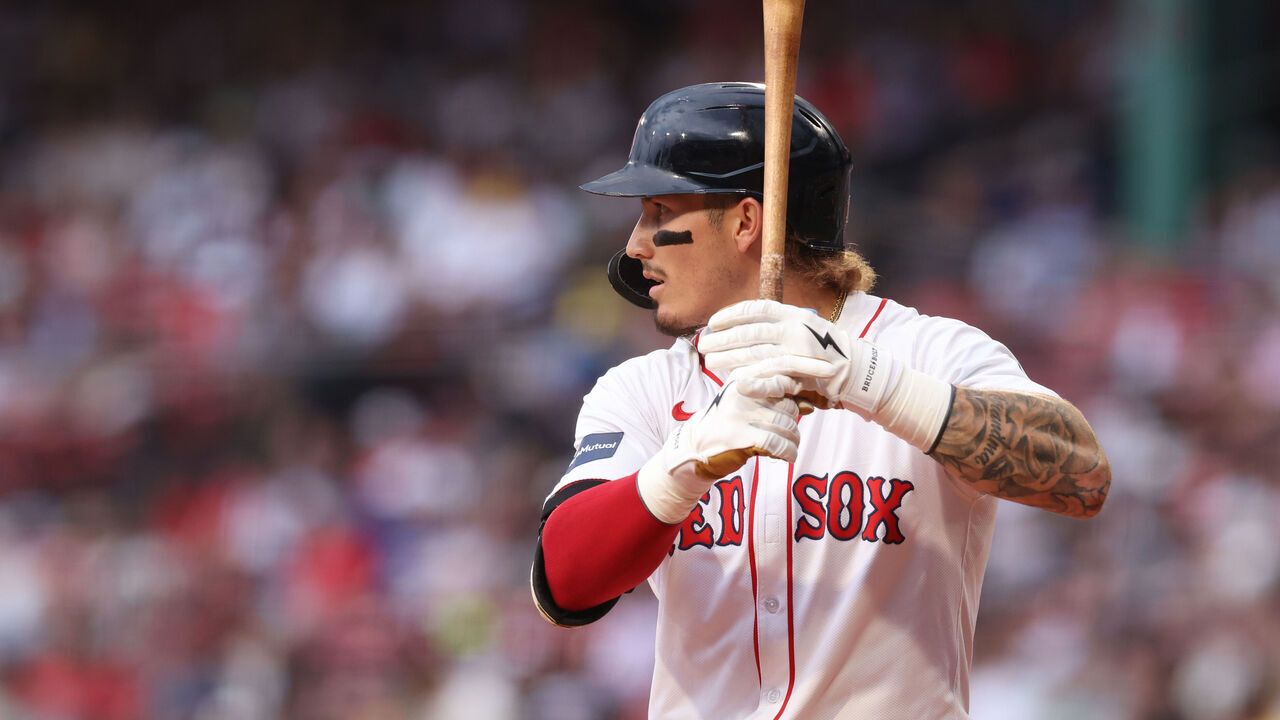 BOSTON, MASSACHUSETTS - JUNE 26: Jarren Duran #16 of the Boston Red Sox at bat during the first inning against the Toronto Blue Jays at Fenway Park on June 26, 2024 in Boston, Massachusetts.