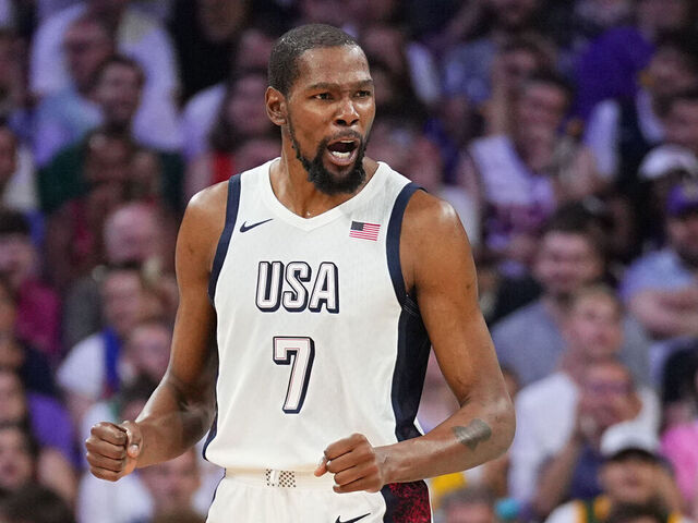 LILLE, FRANCE - JULY 31: Kevin Durant #7 of Team USA celebrates during the game against South Sudan on July 31, 2024 at the Stade Pierre Mauroy in Paris, France. NOTE TO USER: User expressly acknowledges and agrees that, by downloading and/or using this photograph, user is consenting to the terms and conditions of the Getty Images License Agreement. Mandatory Copyright Notice: Copyright 2024 NBAE