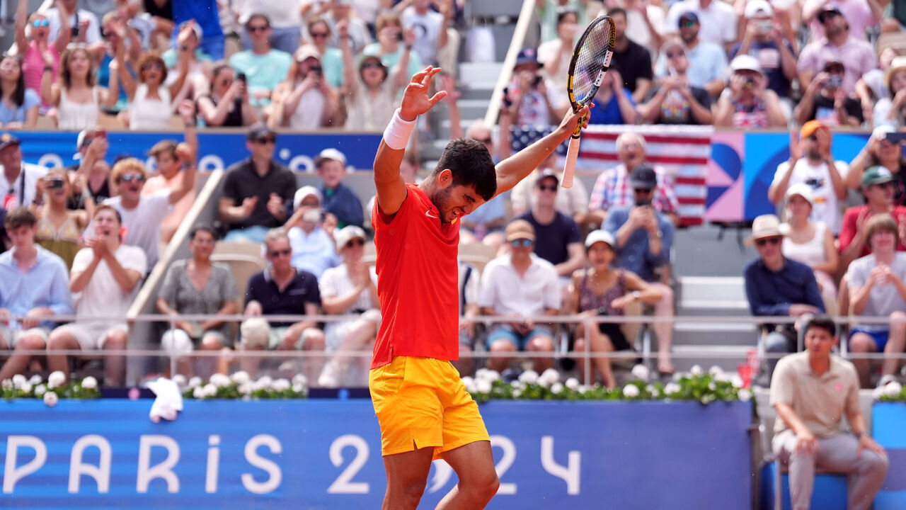 Spain's Carlos Alcaraz celebrates winning his Men's Singles Quarter Final match during the tennis at Roland-Garros on the sixth day of the 2024 Paris Olympic Games in France. Picture date: Thursday August 1, 2024.