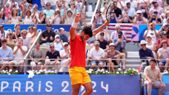 Spain's Carlos Alcaraz celebrates winning his Men's Singles Quarter Final match during the tennis at Roland-Garros on the sixth day of the 2024 Paris Olympic Games in France. Picture date: Thursday August 1, 2024.