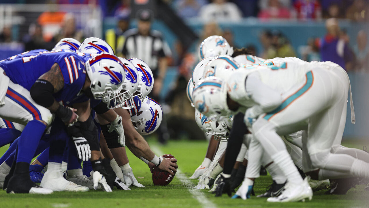 MIAMI GARDENS, FL - JANUARY 07: The Buffalo Bills line up against the Miami Dolphins during an NFL football game at Hard Rock Stadium on January 7, 2024 in Miami Gardens, Florida.