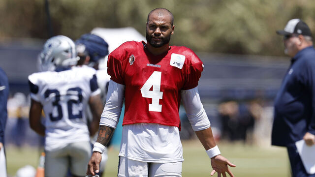 OXNARD, CALIFORNIA - JULY 30: Quarterback Dak Prescott #4 of the Dallas Cowboys during a training session on July 30, 2024 in Oxnard, California.