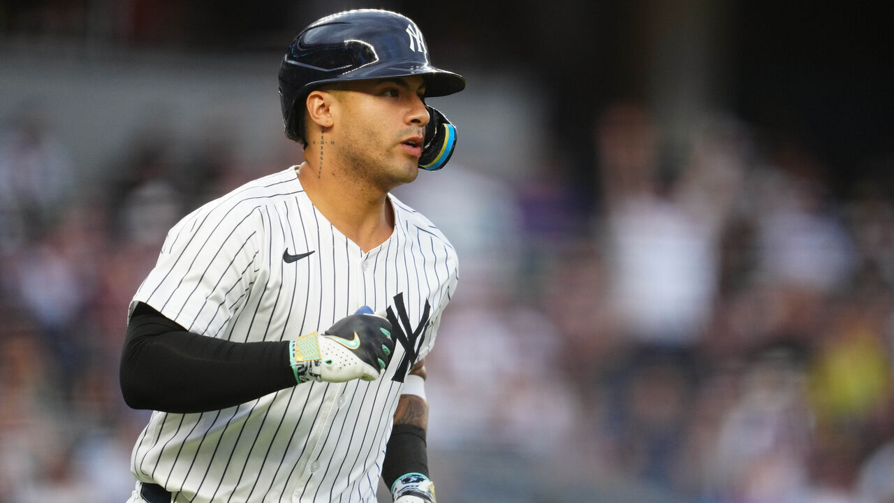 NEW YORK, NY - JULY 23: Gleyber Torres #25 of the New York Yankees rounds the bases after hitting a solo home run in the second inning during the game between the New York Mets and the New York Yankees at Yankee Stadium on Tuesday, July 23, 2024 in New York, New York.