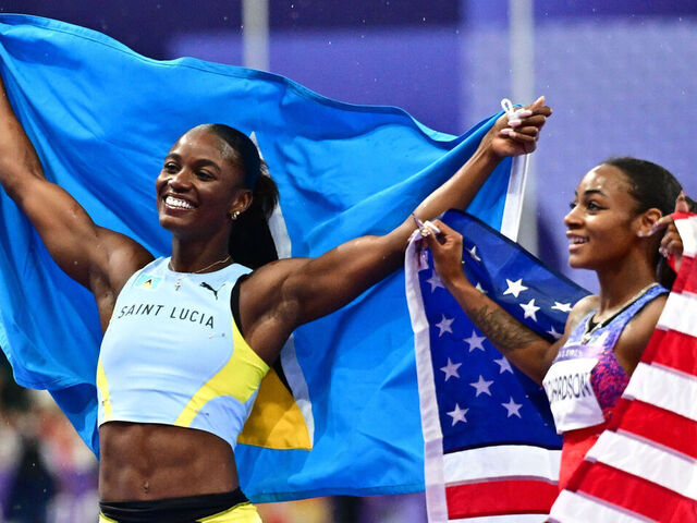 Alfred upsets Richardson for gold in women's 100m final | theScore.com