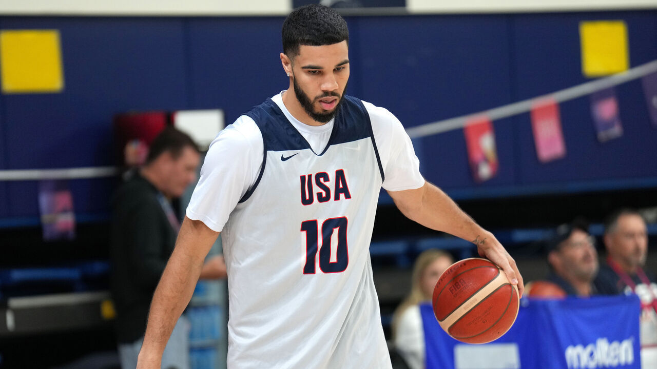 LILLE, FRANCE - AUGUST 2: Jayson Tatum #10 of Team USA handles the ball during the USA Men's National Team practice on August 2, 2024 at Palais des Sports Marcel-Cerdan in Paris, France. NOTE TO USER: User expressly acknowledges and agrees that, by downloading and/or using this photograph, user is consenting to the terms and conditions of the Getty Images License Agreement. Mandatory Copyright Notice: Copyright 2024 NBAE