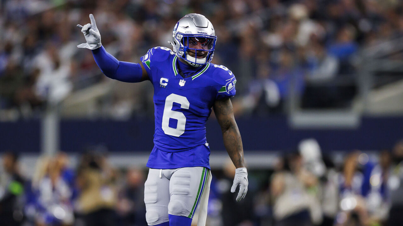 ARLINGTON, TEXAS - NOVEMBER 30: Quandre Diggs #6 of the Seattle Seahawks defends in coverage during an NFL football game against the Dallas Cowboys at AT&T Stadium on November 30, 2023 in Arlington, Texas.