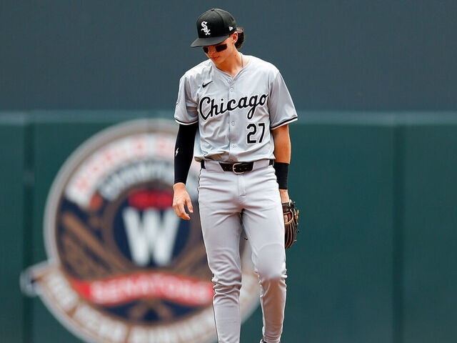 MINNEAPOLIS, MINNESOTA - AUGUST 04: Brooks Baldwin #27 of the Chicago White Sox reacts to his fielding error to score a run against the Minnesota Twins in the first inning at Target Field on August 04, 2024 in Minneapolis, Minnesota.