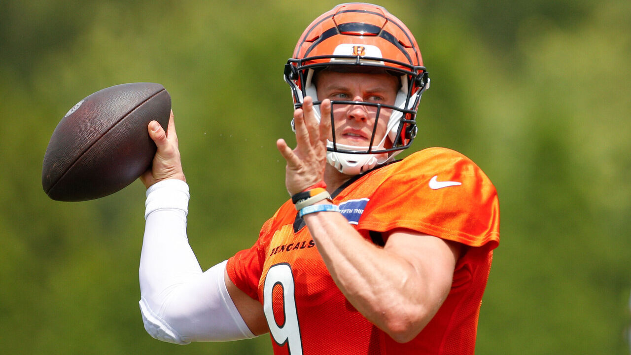 CINCINNATI, OH - AUGUST 01: Cincinnati Bengals quarterback Joe Burrow (9) passes the ball during the Cincinnati Bengals training camp at Kettering Health Practice Fields on August 1, 2024 in Cincinnati, Ohio.