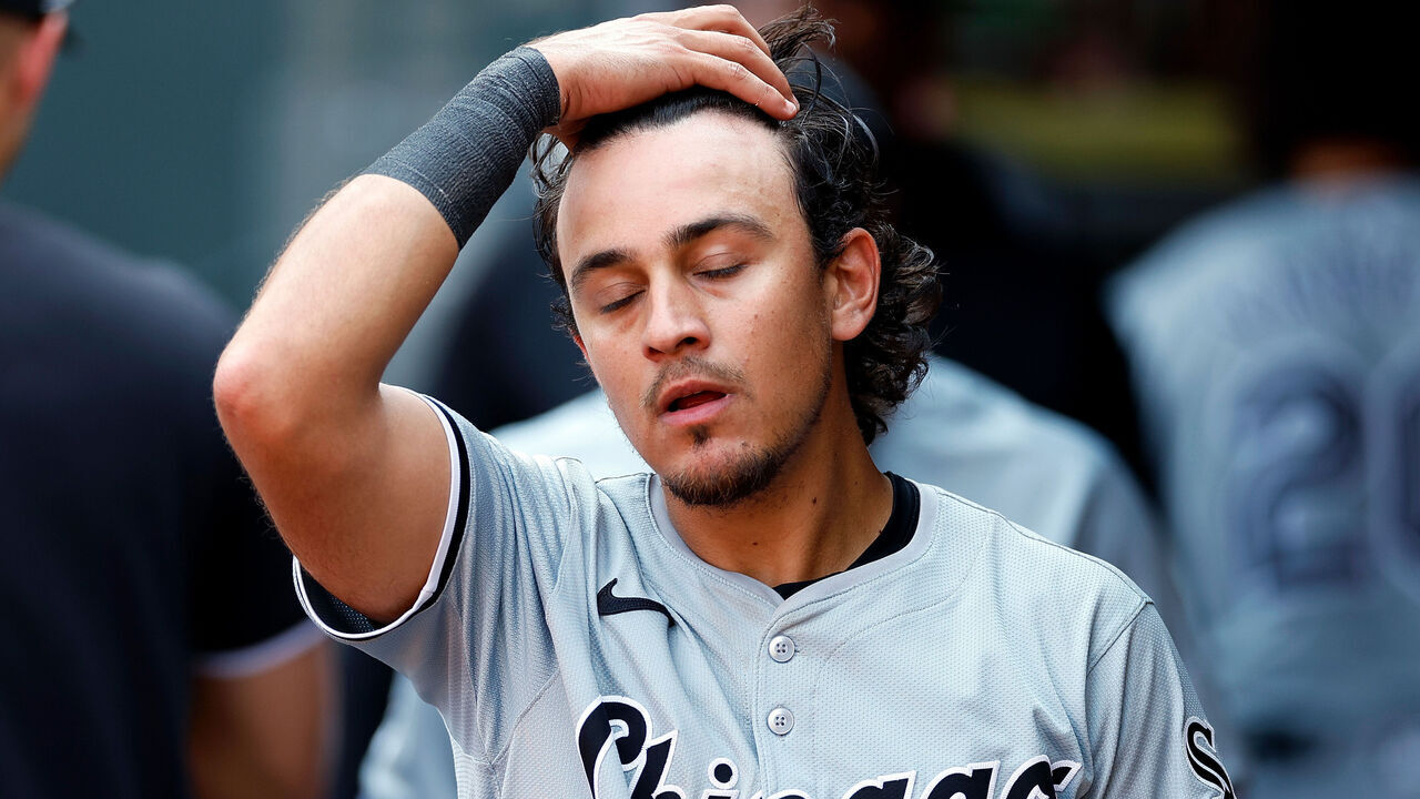 MINNEAPOLIS, MINNESOTA - AUGUST 04: Nicky Lopez #8 of the Chicago White Sox reacts to a loss against the Minnesota Twins after the game at Target Field on August 04, 2024 in Minneapolis, Minnesota. The White Sox have lost 20 games in a row. The Twins defeated the White Sox 13-7.