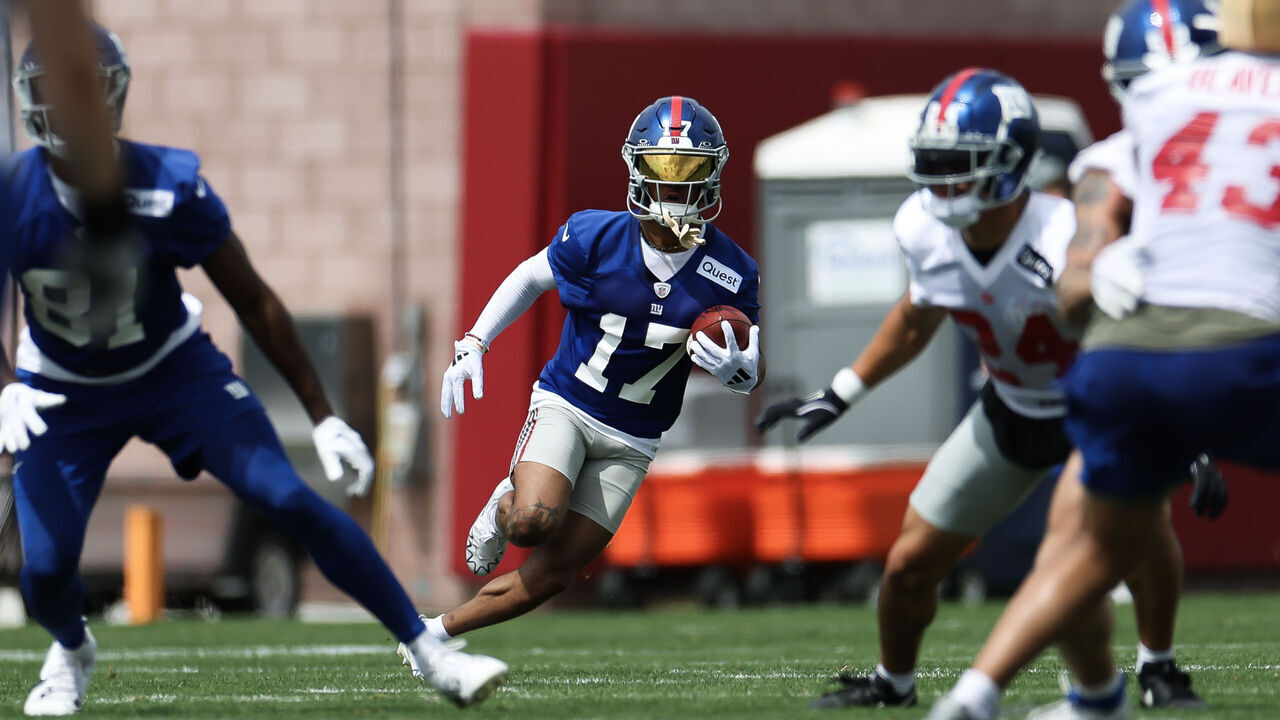 EAST RUTHERFORD, NEW JERSEY - JUNE 06: Wan'Dale Robinson #17 of the New York Giants participates in drills during New York Giants OTA Offseason Workouts at NY Giants Quest Diagnostics Training Center on June 06, 2024 in East Rutherford, New Jersey.
