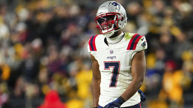 PITTSBURGH, PA - DECEMBER 07: JuJu Smith-Schuster #7 of the New England Patriots looks on from the field during an NFL football game against the Pittsburgh Steelers at Acrisure Stadium on December 7, 2023 in Pittsburgh, Pennsylvania.