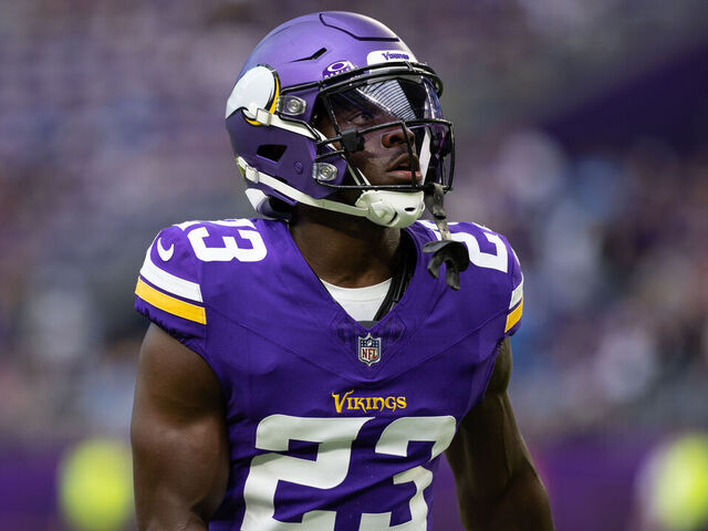 Vikings trade Booth to Cowboys for Wright | theScore.com