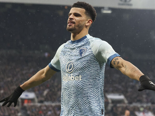 NEWCASTLE UPON TYNE, ENGLAND - FEBRUARY 17: Bournemouth's Dominic Solanke celebrates scoring the opening goal during the Premier League match between Newcastle United and AFC Bournemouth at St. James Park on February 17, 2024 in Newcastle upon Tyne, United Kingdom.