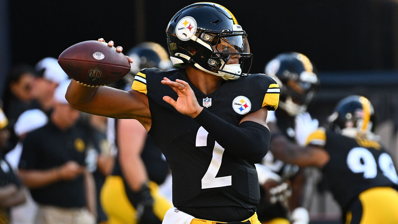 PITTSBURGH, PENNSYLVANIA - AUGUST 9: Justin Fields #2 of the Pittsburgh Steelers warms up before the preseason game against the Houston Texans at Acrisure Stadium on August 9, 2024 in Pittsburgh, Pennsylvania.