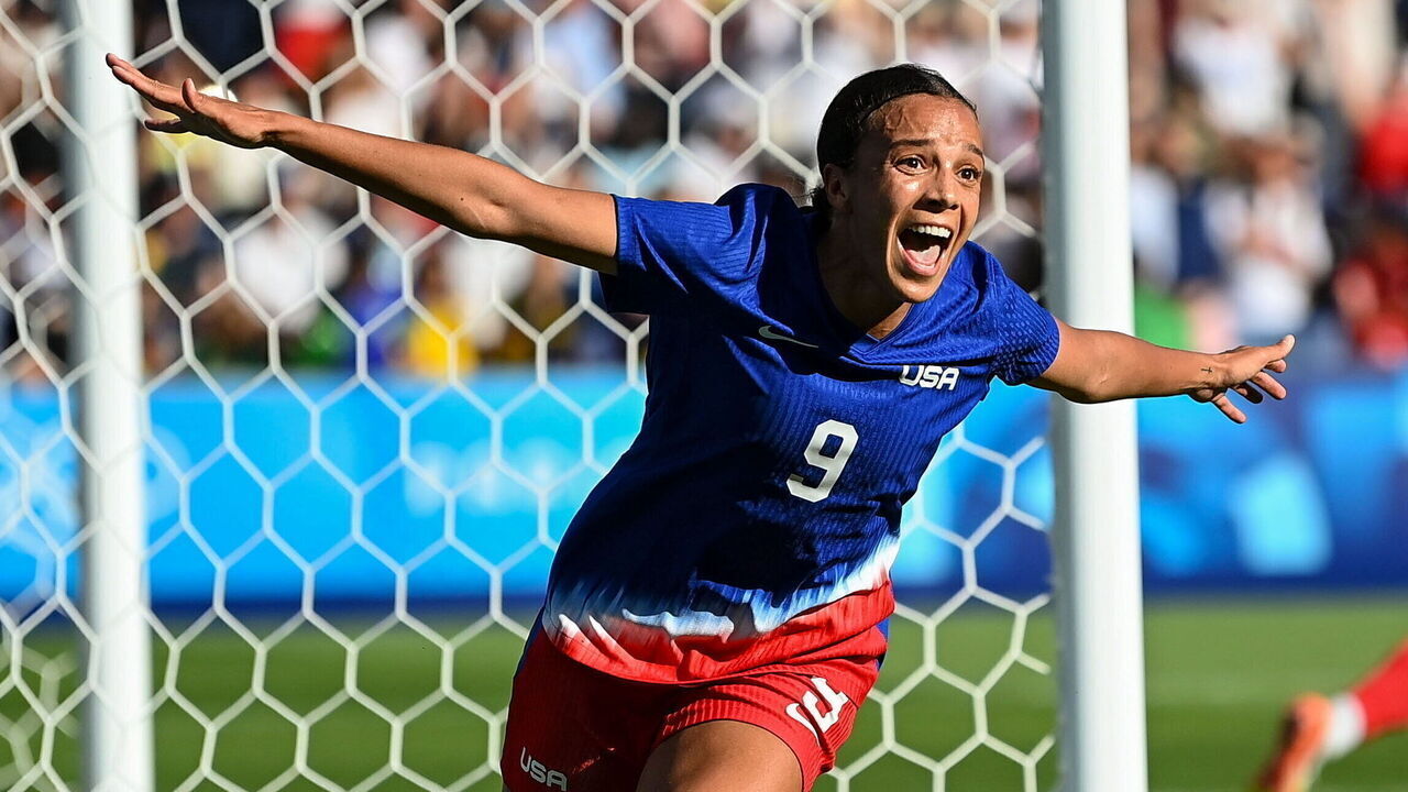 Paris , France - 10 August 2024; Mallory Swanson of Team United States celebrates after scoring her side's first goal during the women's gold medal match between Team Brazil and Team United States at Parc des Princes during the 2024 Paris Summer Olympic Games in Paris, France.