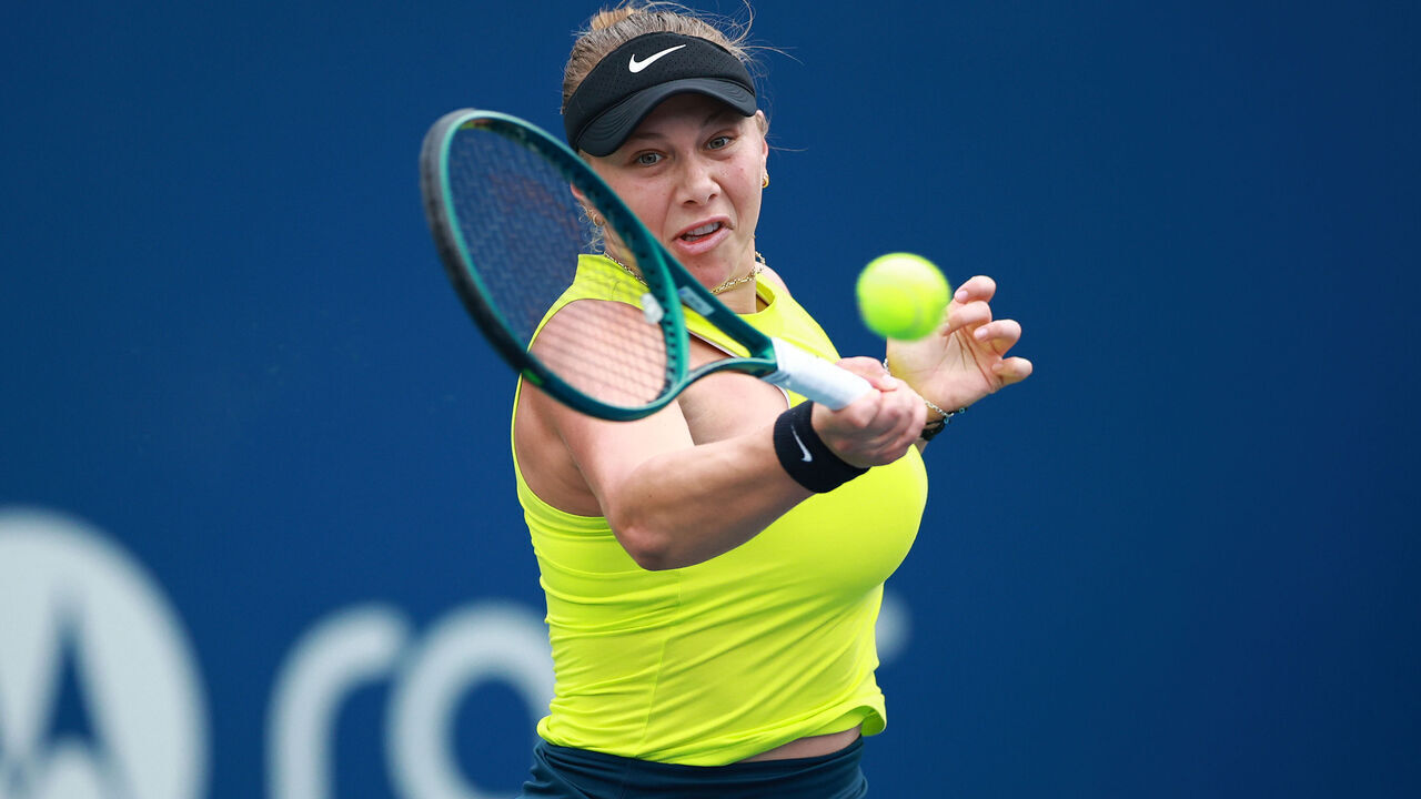 TORONTO, ON - AUGUST 10: Amanda Anisimova of the United States hits a shot against to Aryna Sabalenka during Day 5 of the National Bank Open, part of the Hologic WTA Tour at Sobeys Stadium on August 10, 2024 in Toronto, Ontario, Canada.