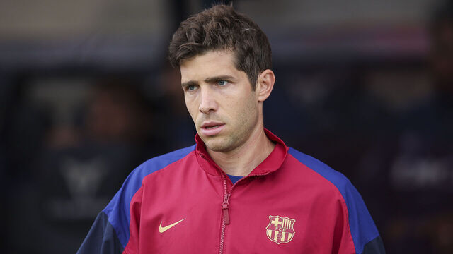 BARCELONA, SPAIN - MAY 19: Sergi Roberto of FC Barcelona looks on prior to the LaLiga EA Sports match between FC Barcelona and Rayo Vallecano at Estadi Olimpic Lluis Companys on May 19, 2024 in Barcelona, Spain.