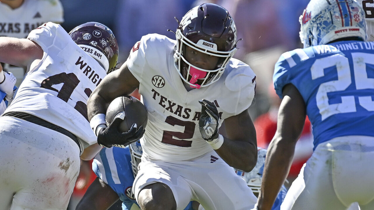 OXFORD, MS - NOVEMBER 04: Texas A&M running back Rueben Owens (2) runs the ball during the college football game between the Texas A&M Aggies and the Ole' Miss Rebels on November 04, 2023 at Vaught-Hemingway Stadium in Oxford, MS.
