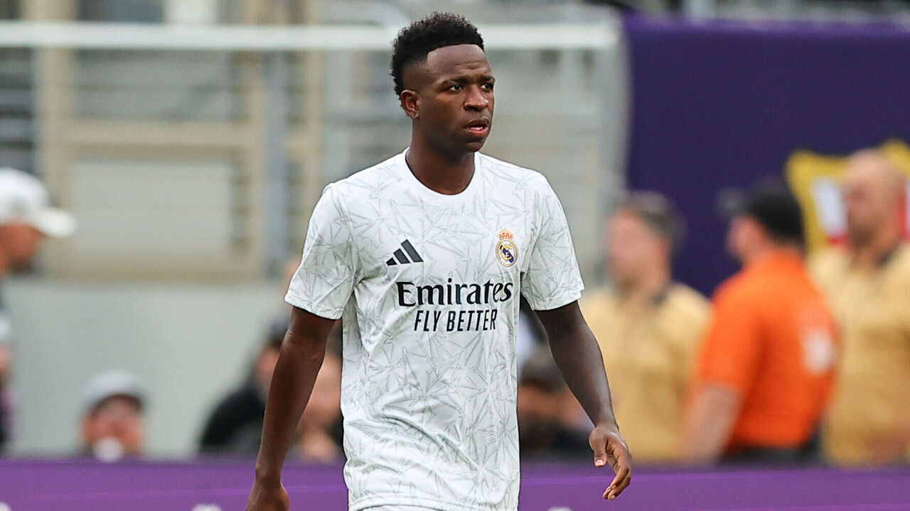 EAST RUTHERFORD, NJ - AUGUST 03: Vinícius Júnior #7 of Real Madrid enters the field prior to the Soccer Champions Tour game against Barcelona on August 3, 2024 at MetLife Stadium in East Rutherford, New Jersey.