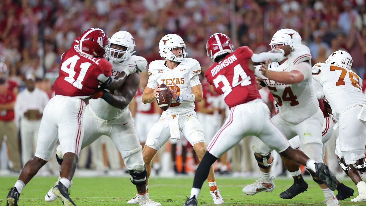 TUSCALOOSA, ALABAMA - SEPTEMBER 09: Quinn Ewers #3 of the Texas Longhorns looks to throw the ball during the second quarter against the Alabama Crimson Tide at Bryant-Denny Stadium on September 09, 2023 in Tuscaloosa, Alabama.