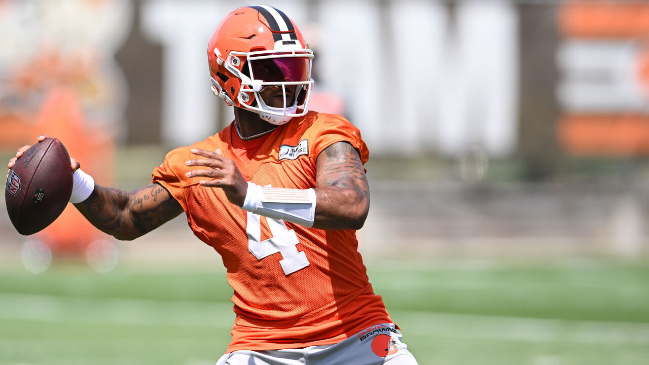 BEREA, OHIO - JUNE 13: Deshaun Watson #4 of the Cleveland Browns throws a pass during a mandatory minicamp workout at their CrossCountry Mortgage Campus on June 13, 2024 in Berea, Ohio.