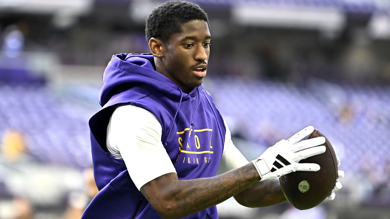 MINNEAPOLIS, MINNESOTA - NOVEMBER 12: Jordan Addison #3 of the Minnesota Vikings warms up before the game against the New Orleans Saints at U.S. Bank Stadium on November 12, 2023 in Minneapolis, Minnesota.