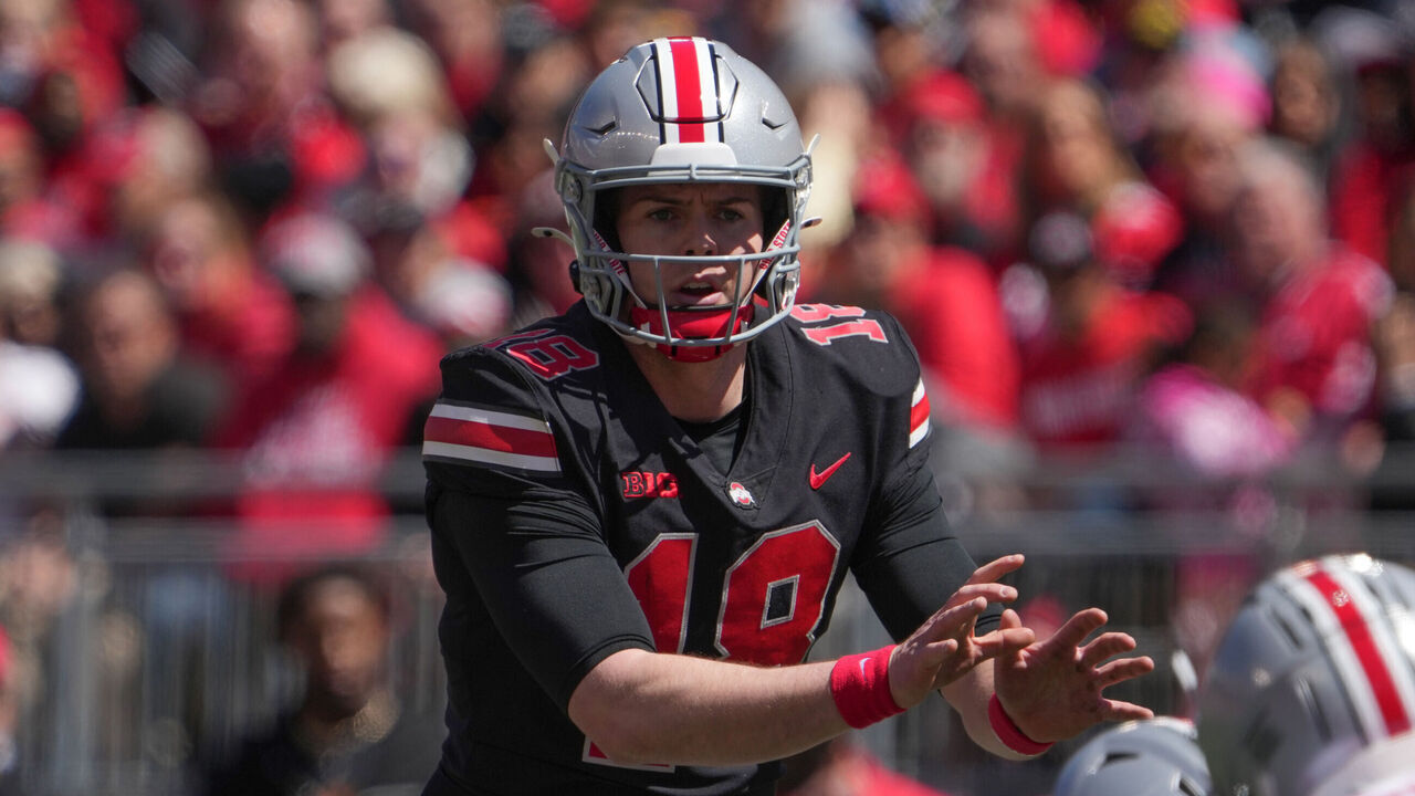 COLUMBUS, OH - APRIL 13: Ohio State Buckeyes quarterback Will Howard (18) awaits the snap of the ball during the Ohio State Spring Game at Ohio Stadium in Columbus, Ohio on April 13, 2024.