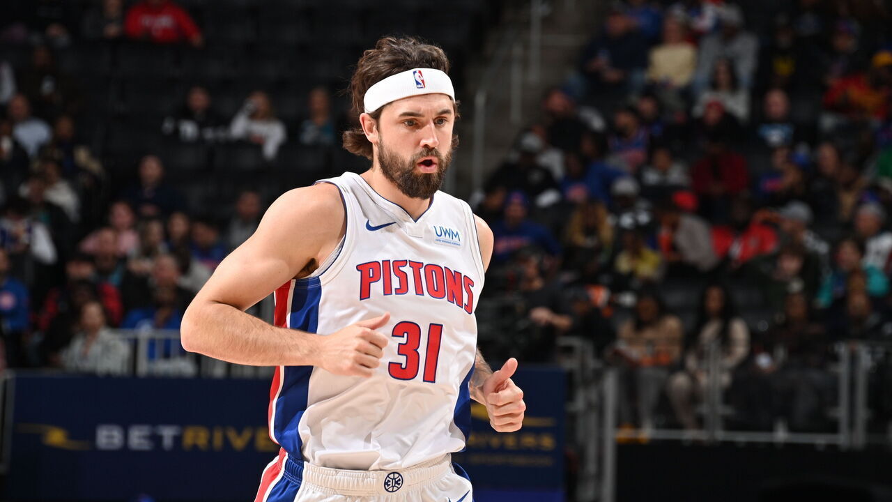 DETROIT, MI - NOVEMBER 1: Joe Harris #31 of the Detroit Pistons runs up court during the game against the Portland Trail Blazers on November 1, 2023 at Little Caesars Arena in Detroit, Michigan. NOTE TO USER: User expressly acknowledges and agrees that, by downloading and/or using this photograph, User is consenting to the terms and conditions of the Getty Images License Agreement. Mandatory Copyright Notice: Copyright 2023 NBAE