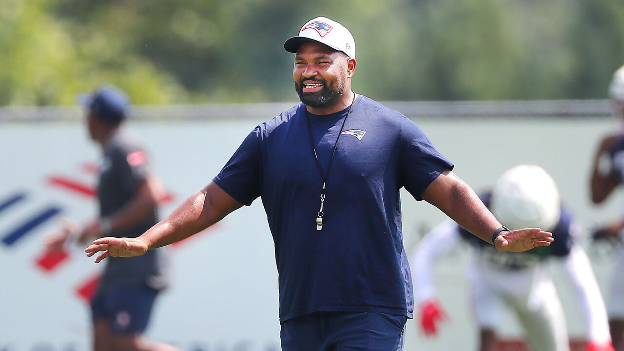 Foxborough, MA - August 2: New England Patriots head coach Jerod Mayo talks to his players during warmups.