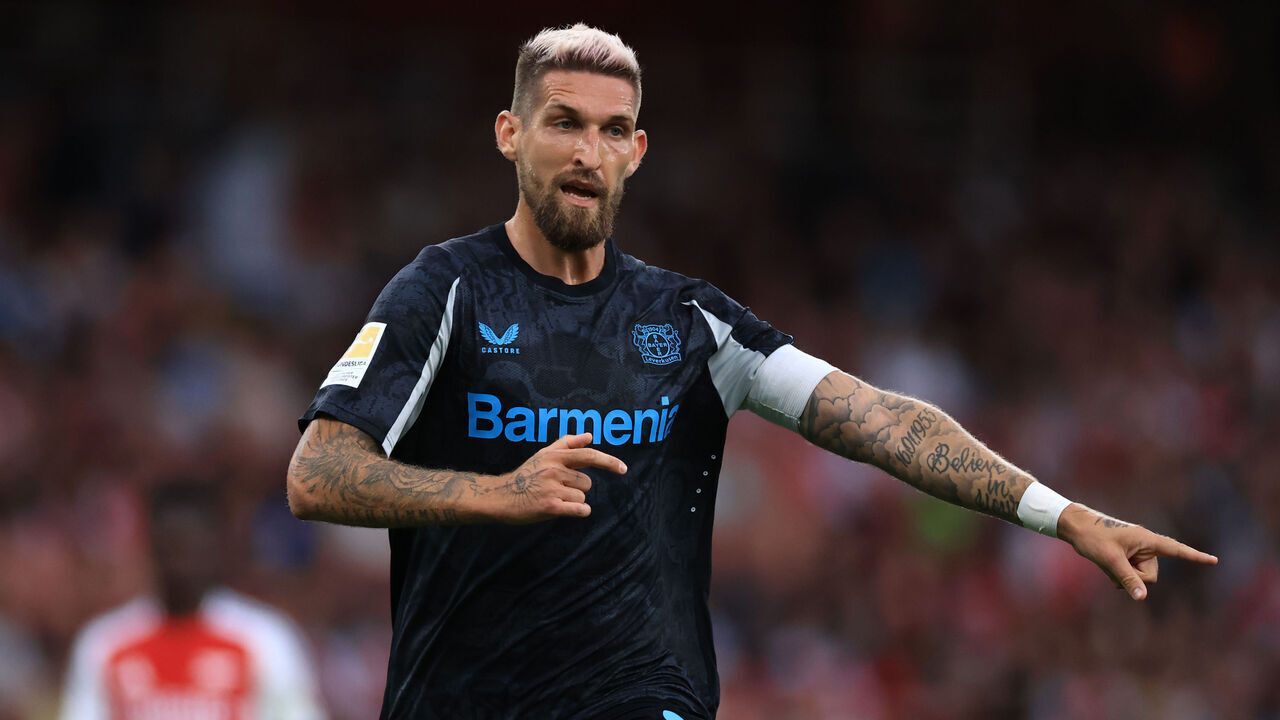 LONDON, ENGLAND - AUGUST 07: Robert Andrich of Bayer Leverkusen during the pre-season friendly match between Arsenal and Bayer 04 Leverkusen at Emirates Stadium on August 07, 2024 in London, England.